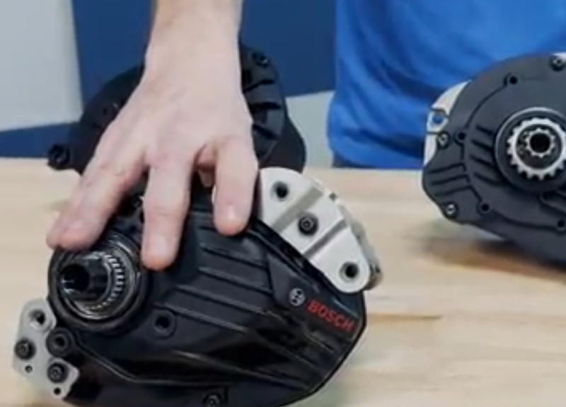 Apprentissage pratique des chaînes de traction électrique lors de la formation hybride Ligne de Chaine