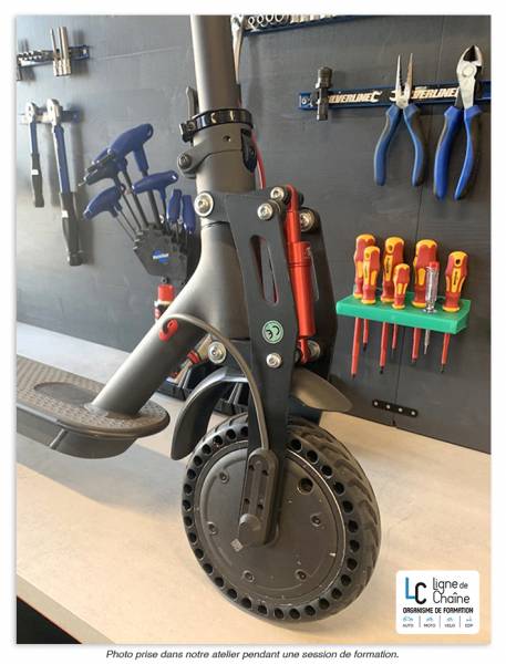 réparation roue crevée trottinette électrique hyères 