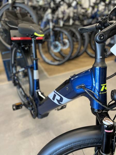vélo electrique raymon grosse batterie